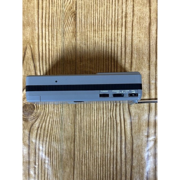 Vintage Sony Watchman FD-10A Handheld Pocket TV VHF/UHF‎ PARTS ONLY READ - Picture 4 of 13